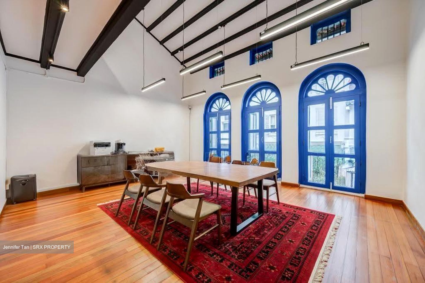 Club Street (D1), Office #615707671
